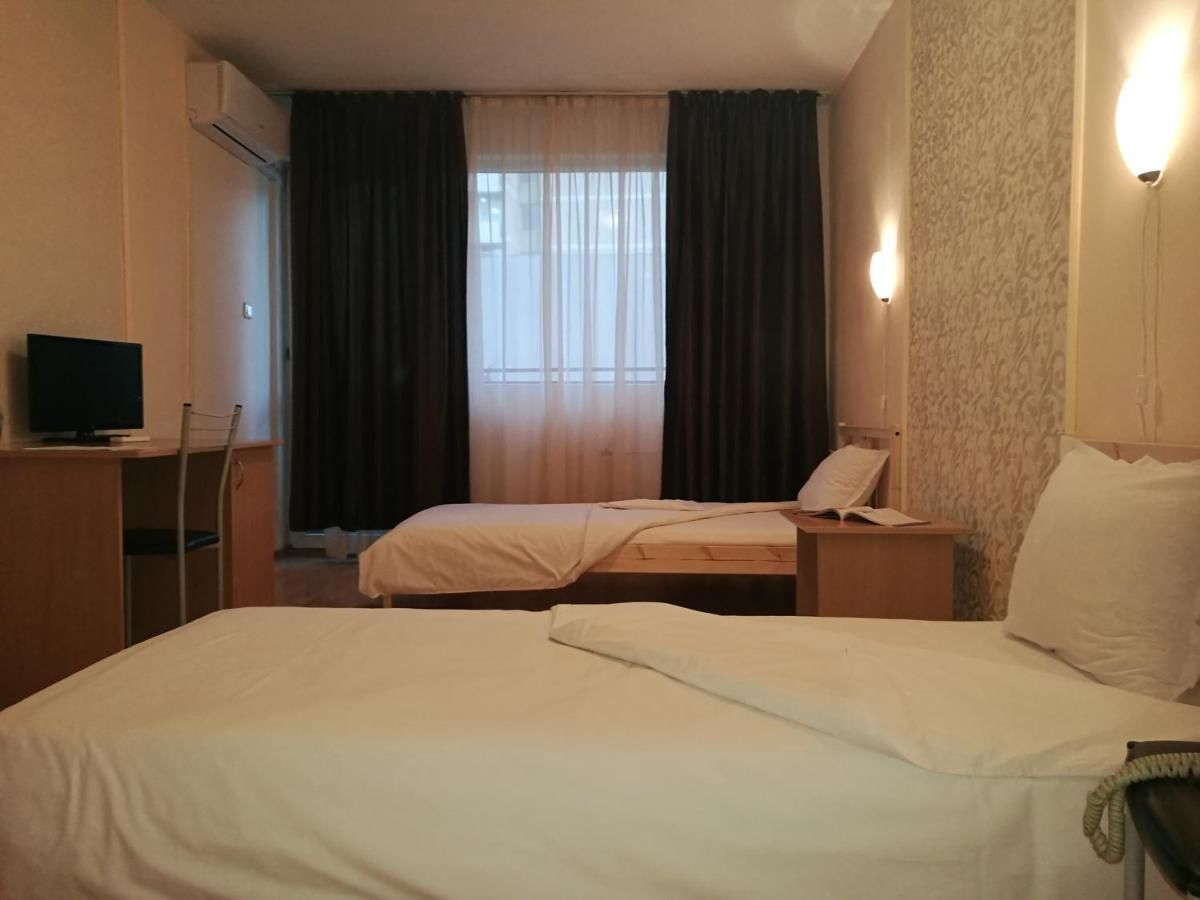 Отель Hotel Sorbona Варна-37