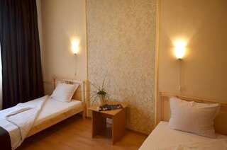 Отель Hotel Sorbona Варна Двухместный номер с 2 отдельными кроватями-1