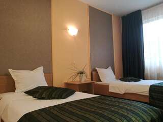 Отель Hotel Sorbona Варна Двухместный номер с 2 отдельными кроватями-9