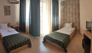 Отель Hotel Sorbona Варна Двухместный номер с 2 отдельными кроватями-2